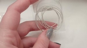 распаковка товаров для творчества и вышивания брошей, хрустальные граненые бусины, стразы и пайетки