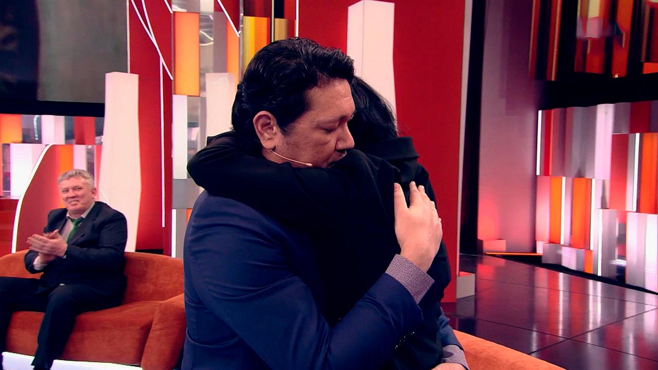 ДНК-тест подтвердил родство троих детей героини "Пусть говорят" и ее супруга смотреть онлайн