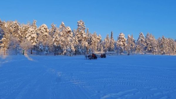 ARYA PRADANA BUDIARTO EKATERINA TOUR TRAVEL GUIDE INDONESIA 🇮🇩 IN MURMANSK RUSIA 🇷🇺 SAMI VILLAGE