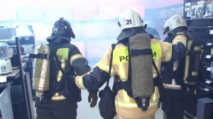 Пожарные учения прошли сегодня в ТРЦ "Ривьера" в Бийске ("Будни", 18.02.26г., Бийское телевидение)