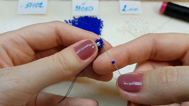 Плетём браслет из бисера и бусин 🌞