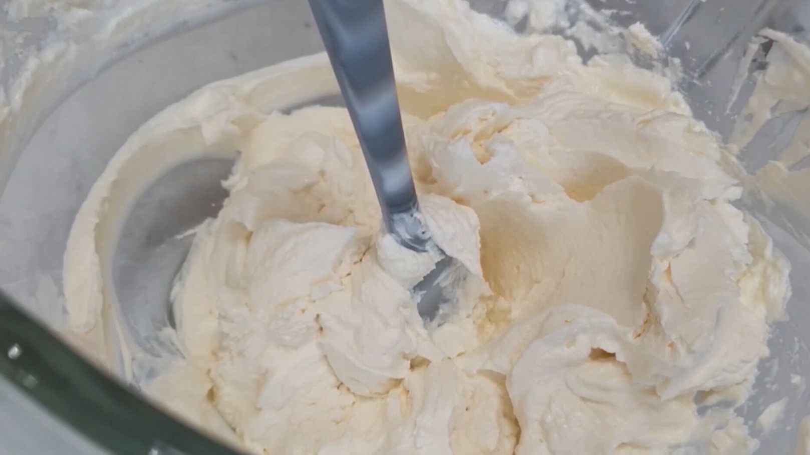 Даже дети уплетают его за обе щеки! Нежнейший крем без сахара для тортов за 5 минут.🍦🍰☕