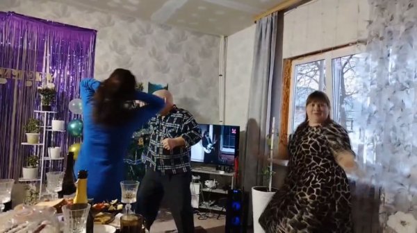 ПРОСТАЯ ЖИЗНЬ 45// ОТМЕТИЛИ МОЙ  34 ДЕНЬ РОЖДЕНИЯ //СПАСИБО ВСЕМ ЗА ПОЗДРАВЛЕНИЯ!