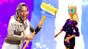 БАБА МАНЯ ПРОТИВ МОДНОГО ДИЗАЙНА! 👵🌸 Барби делает ремонт, а Баба Маня клеит ОБОИ В ЦВЕТОЧЕК! 😱