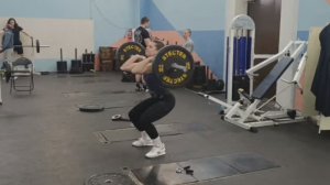 Подъем штанги на грудь - Елизавета