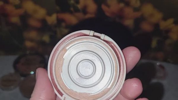 Косметика для лица, затертая до дыр….