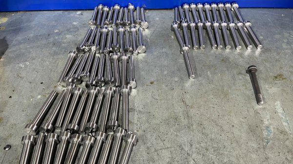 Болты с изюминкой. Обдирка.