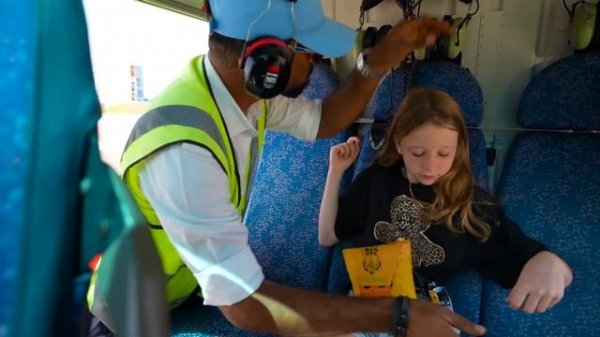 Nastya and Evelyn spend the summer in Dubai