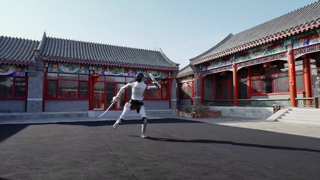 робот L7 от Robotera смотреть онлайн