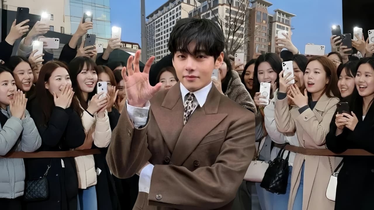 Последние новости о Тэхёне! Его повседневный образ в городе сегодня стал вирусным. смотреть онлайн