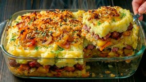 Просто объедение! Картофельная запеканка с квашеной капустой и сосисками. Бабушкин рецепт