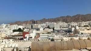 Белые домики Маската с крыши нашего отеля!