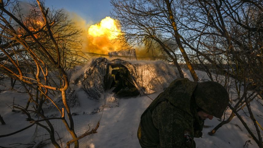 Гаубицы М-46 уничтожили огневые позиции ВСУ в Харьковской области. Лучшее видео из зоны СВО смотреть онлайн