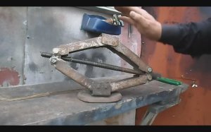 Реставрация и ремонт ромбического домкрата родом из СССР