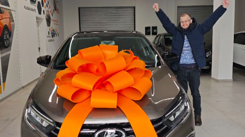 Я КУПИЛ LADA AURA! Рождение Шашечки 🚕💥 смотреть онлайн