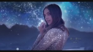 "Хочу будить тебя вишнёвою зарёй"-читает автор Галина Катрачёва