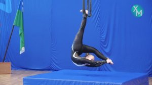 В окружной столице прошли первые официальные соревнования по воздушной гимнастике