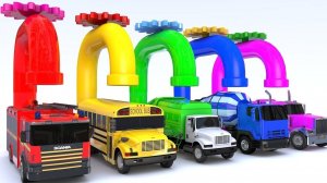Учим цвета для детей с игрушками Экскаватор против школьного автобуса и Акварельная труба