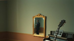 А свежий воздух, будто, мимо пролетает прочь