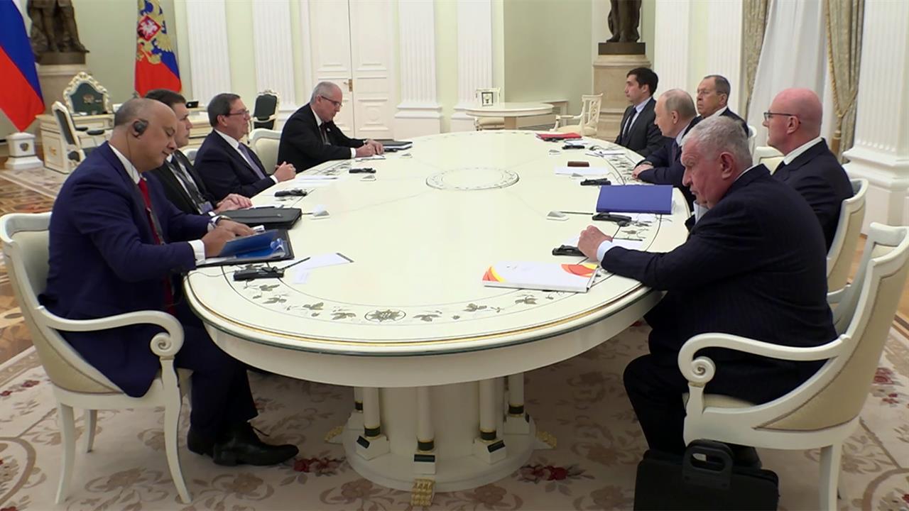 Владимир Путин в Кремле принял главу МИД Республики Куба Бруно Родригеса Паррилью смотреть онлайн