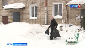 На месте ЧП в Яранске, где обрушились стена и крыша дома, побывала съемочная группа ГТРК «Вятка»