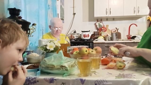 МУЖ КОЕ-ЧТО КУПИЛ, ЗАСТОЛЬЕ.... смотреть онлайн