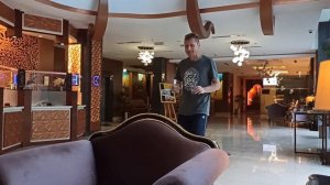 В нашем отеле есть водичка на ресепшин с фруктами.