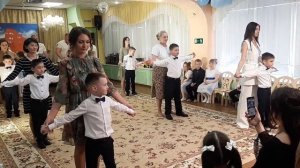 20220527 танец с родителями гр ивушка выпуск