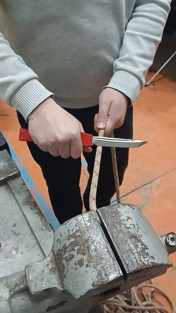 Нож Microtech Halo V рез верёвки