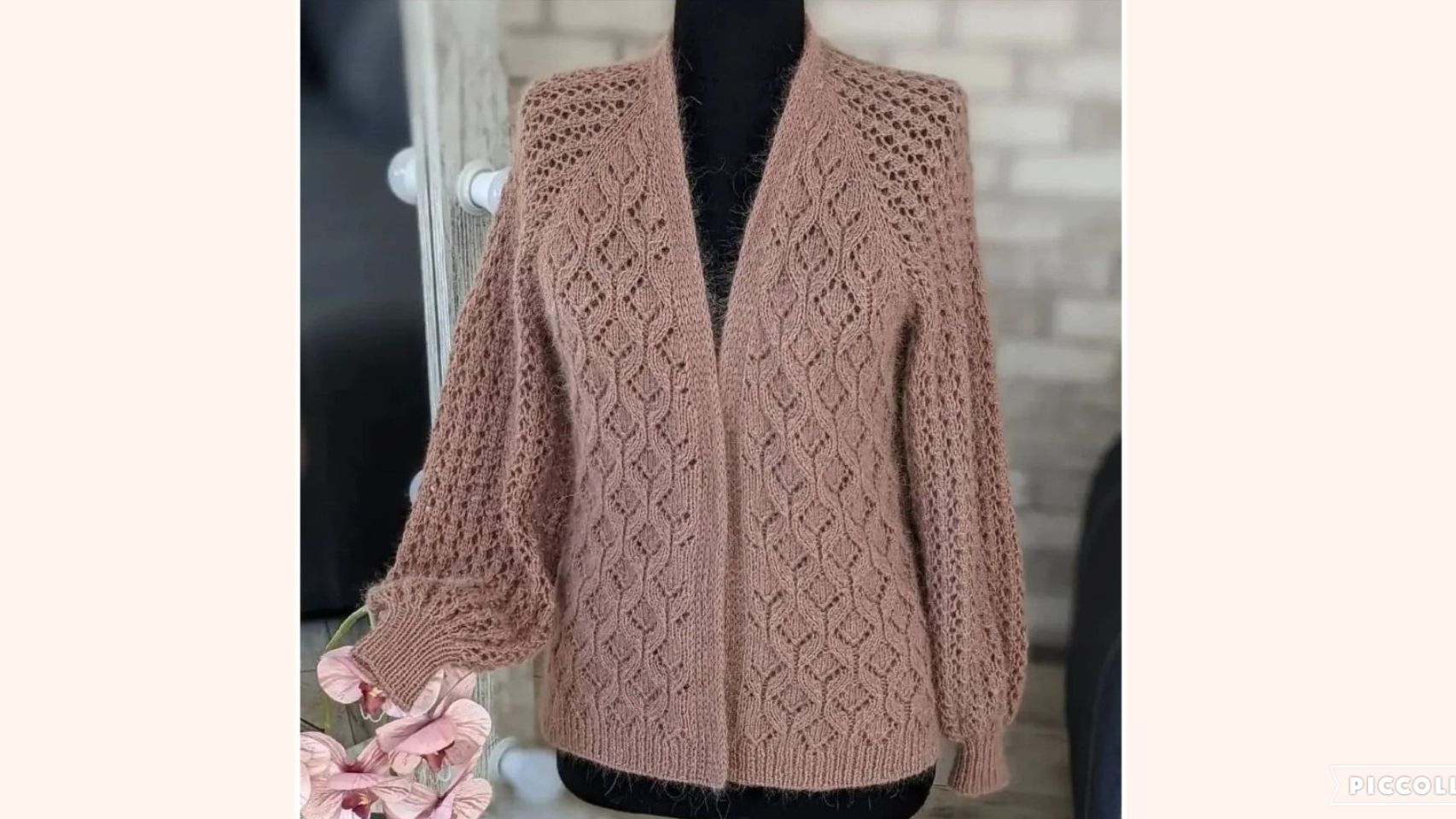 Сетчатый ажурный узор на рукавах шикарного кардигана.. смотреть онлайн