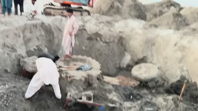 И снова утопили трактор. Пакистан смотреть онлайн