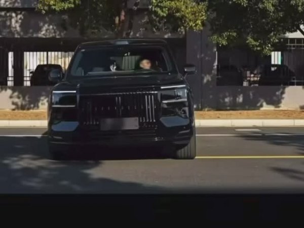 Zeekr 9X – прячется от Aud 🚗