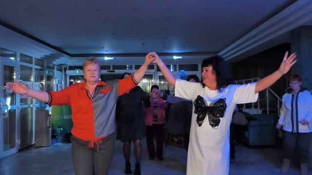 Мои друзья..... 18.02.26. смотреть онлайн