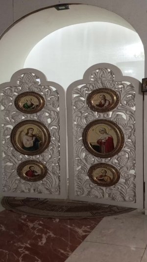 Божественная служба в храме Святой Троицы