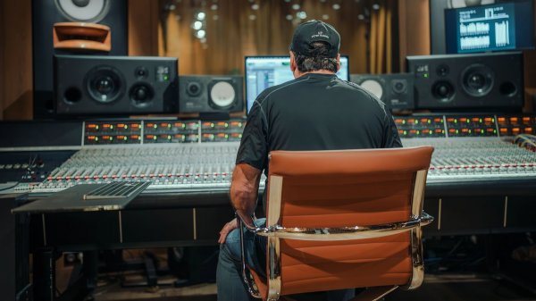 05. Mix Prep, Organizing Session, Analog Routing, Reverb, Outboard Effects and Tape Machines