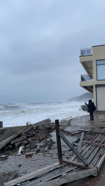 Шторм в Лоо 19-02-2026 смотреть онлайн