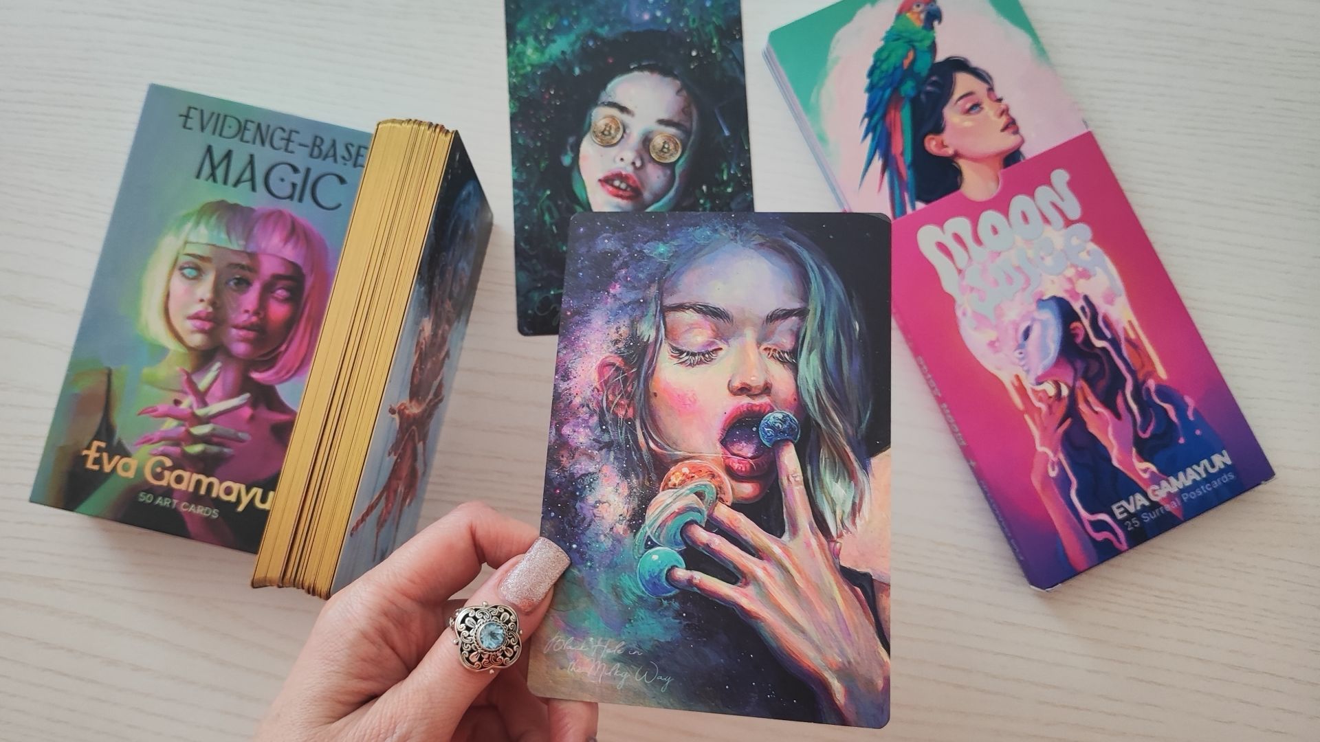 Метафорические карты в жанре сюрреализма. Оракул Evidence-Based Magic с картинами Евы Гамаюн