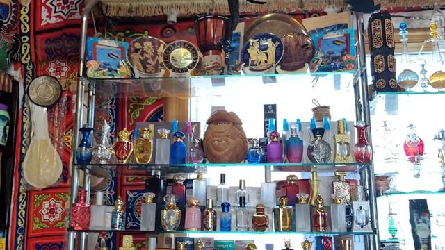 Один из магазинов с сувенирами в Египте.