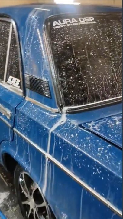 Защити автомобиль от реагентов (соли). Нанесли воск. Арт в описании