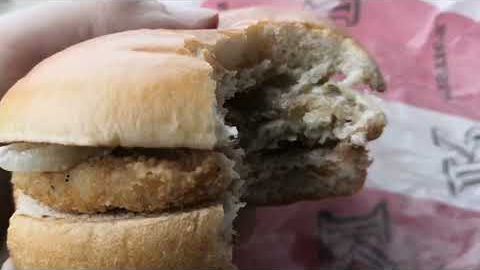 Обзор на Чикенбургер (Rostic’s)