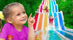 Аквапарк: приключения для детей с Майей и Машей