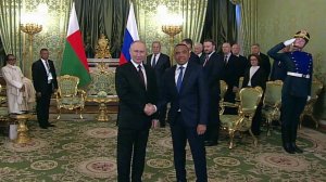 Владимир Путин принял в Кремле президента Мадагаскара Микаэля Рандрианирину