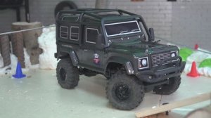 Дефендер 1/24 на треке