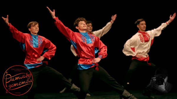 "Русский пляс", ансамбль "Ритмы детства". "Russian dance", ensemble "Rhythms of childhood".
