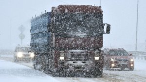 Снегопад века: из-за циклона «Валли» встала трасса М-4 «Дон»