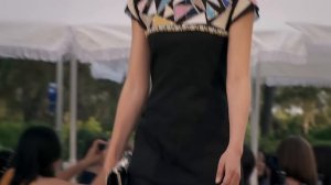 Показ круизной женской коллекции Chanel 2011-2012