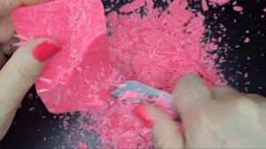 Резка яркого мыла)