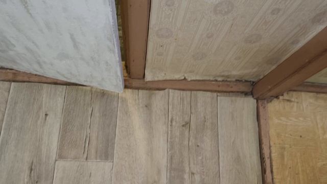 Как быстро постелить линолеум на паркет