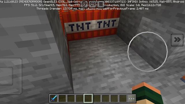 я обнаружил под моим домом динамит в Minecraft