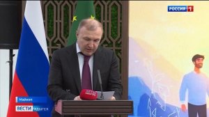 Мурат Кумпилов вручил жилищные сертификаты молодым семьям республики